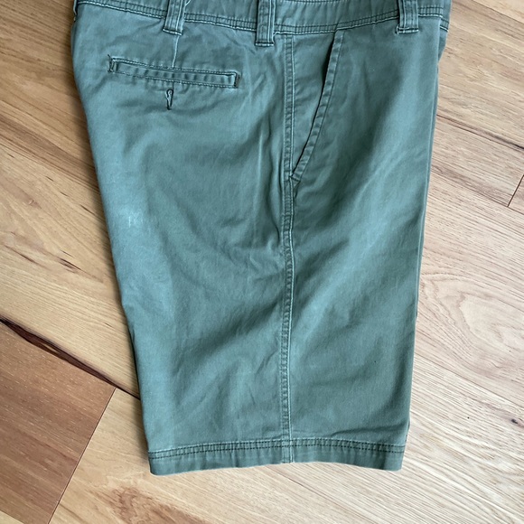 St John’s Bay Olive Green Short, Size 36 - Picture 6 of 7